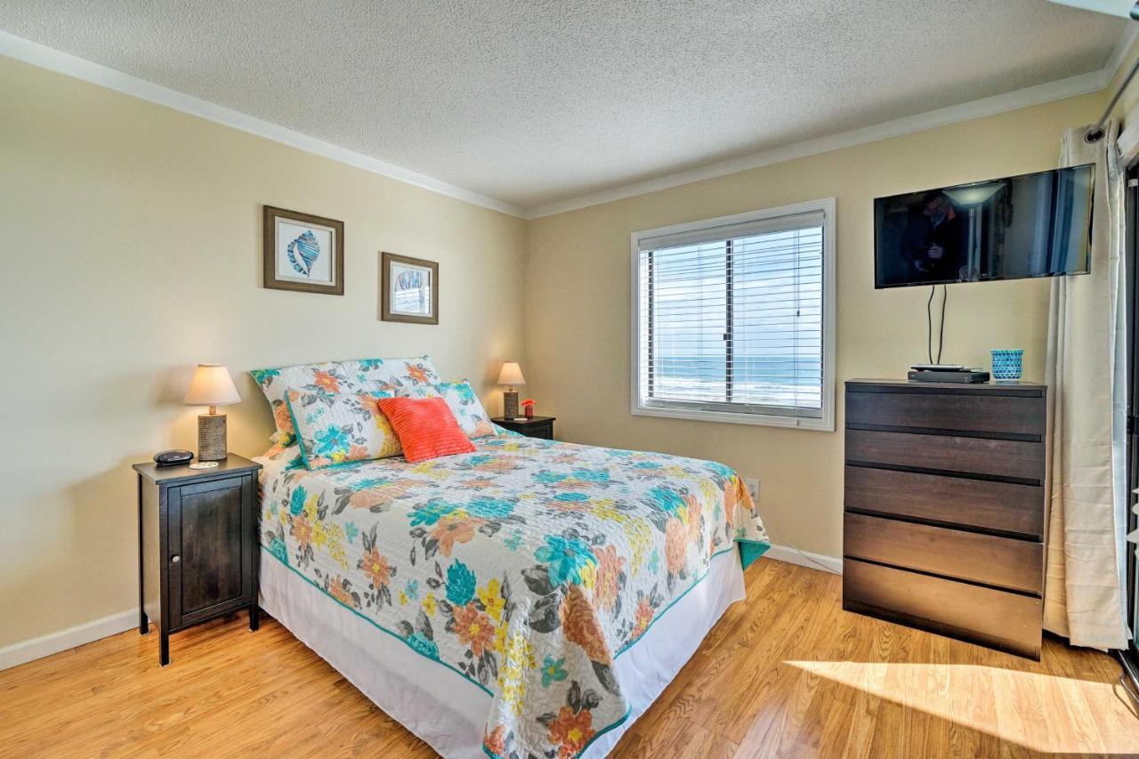 Breezy Beach Retreat With 180-Degree Ocean Views! Apartment Carolina Beach Bagian luar foto