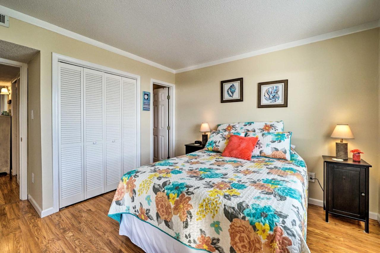 Breezy Beach Retreat With 180-Degree Ocean Views! Apartment Carolina Beach Bagian luar foto