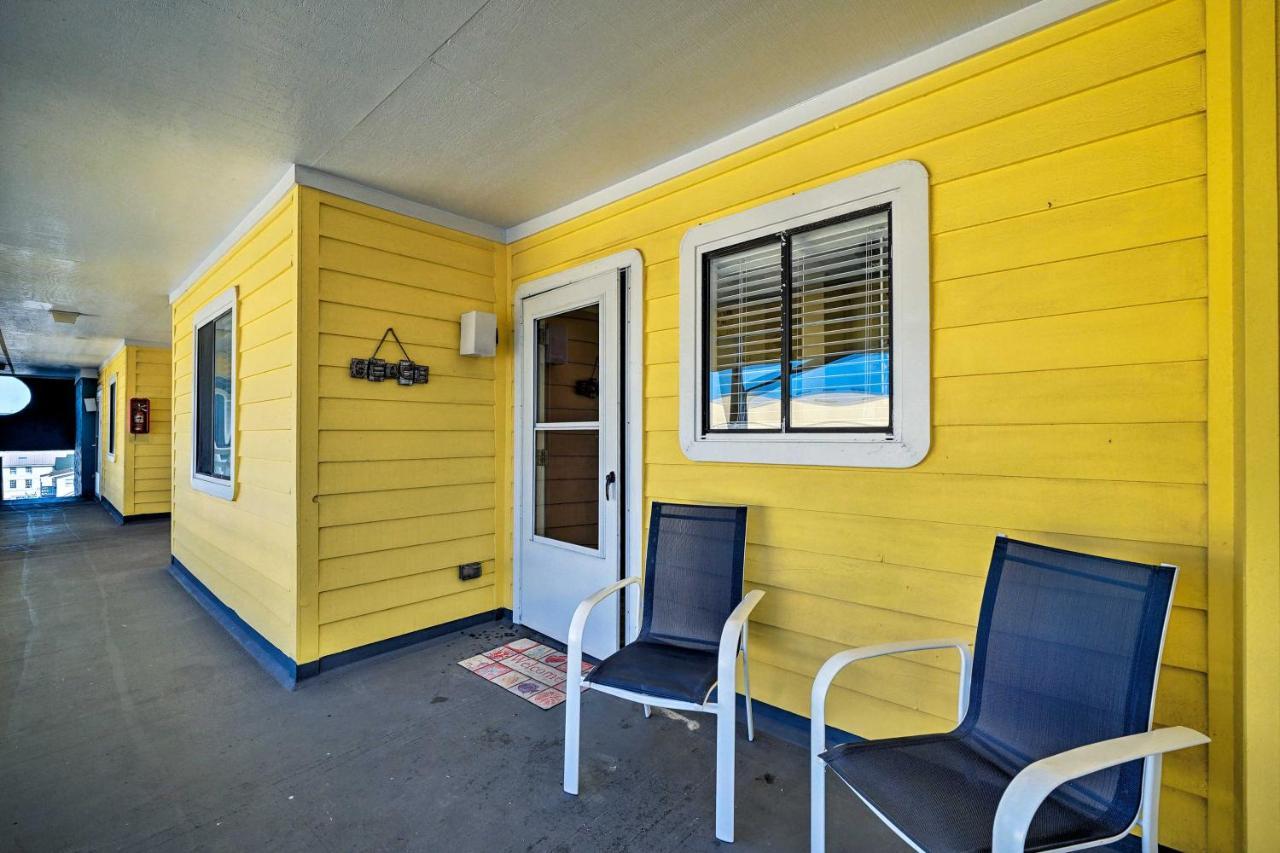 Breezy Beach Retreat With 180-Degree Ocean Views! Apartment Carolina Beach Bagian luar foto
