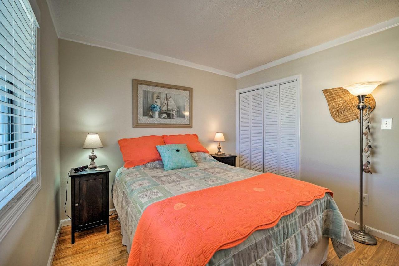 Breezy Beach Retreat With 180-Degree Ocean Views! Apartment Carolina Beach Bagian luar foto